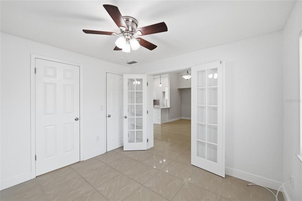 Image 31 of property listing at 11807 NICKLAUS CIRCLE, Tampa, FL 33624