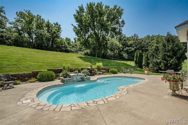 1671 Whispering Hollow Court, Wildwood, MO 63038