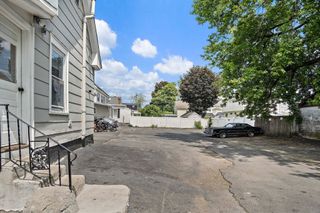 38 London St 38, Lowell, MA 01852