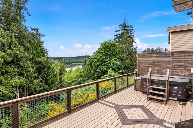2368 Sand Dollar Road W, Bremerton, WA 98312