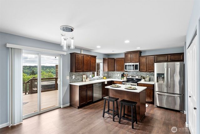 2368 Sand Dollar Road W, Bremerton, WA 98312