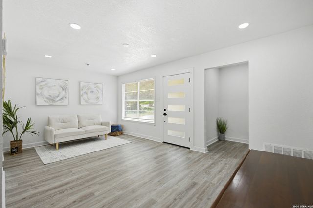 3615 Warpath, San Antonio, TX 78238