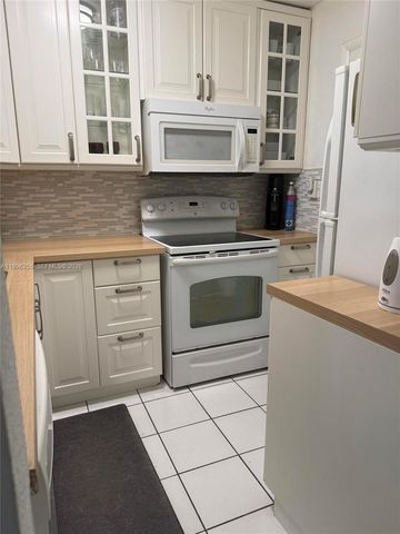 17050 NE 14th Ave 315, Miami, FL 33162