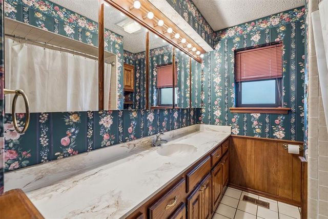 3501 Vickie Drive, Del City, OK 73162