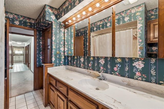 3501 Vickie Drive, Del City, OK 73162