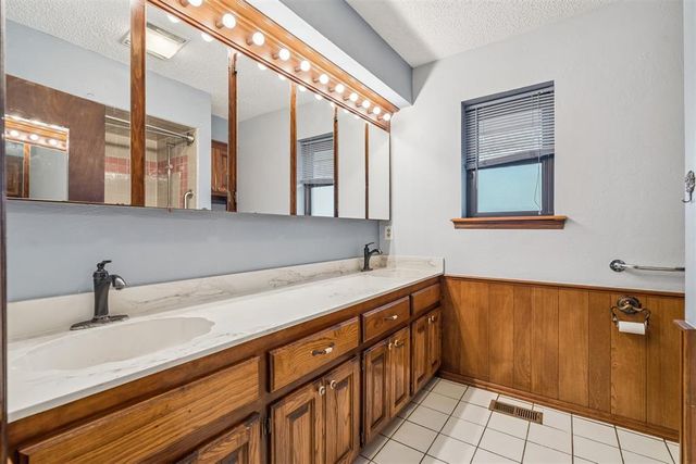 3501 Vickie Drive, Del City, OK 73162