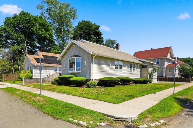 34 Avon St, Saugus, MA 01906