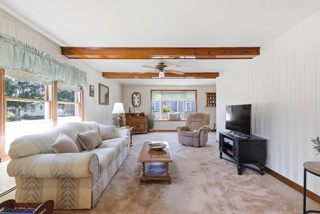 34 Avon St, Saugus, MA 01906