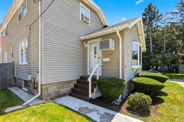 34 Avon St, Saugus, MA 01906