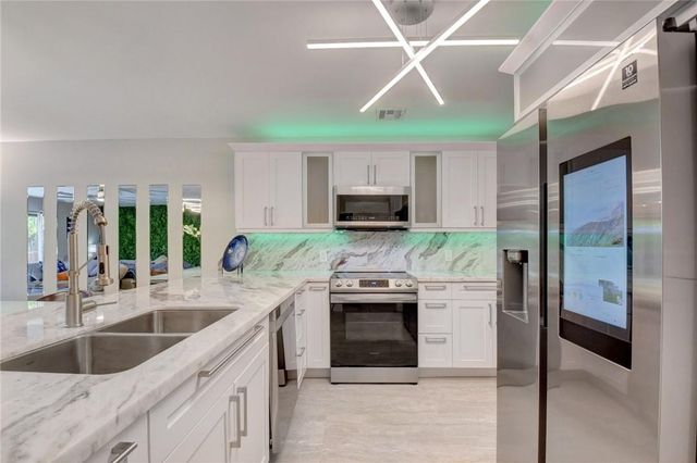 246 Avenue L, Delray Beach, FL 33483