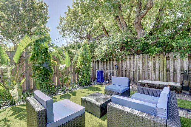 246 Avenue L, Delray Beach, FL 33483