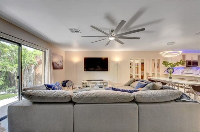 246 Avenue L, Delray Beach, FL 33483