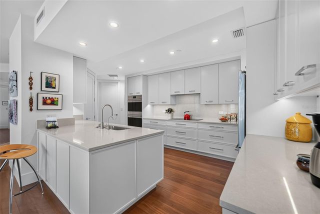 35 WATERGATE DRIVE 1104, Sarasota, FL 34236