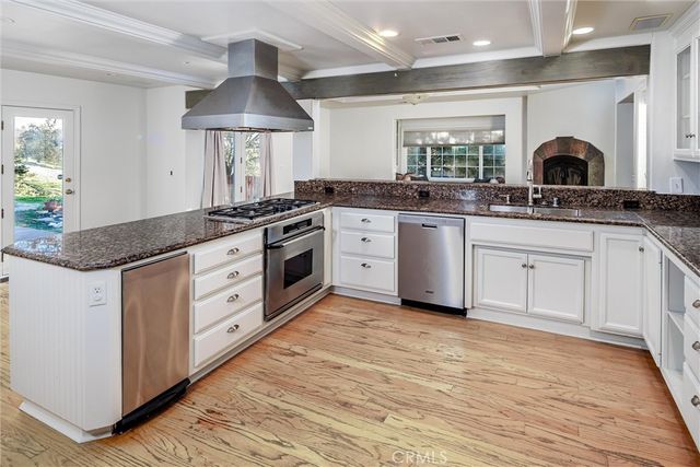 806 Grove Street, Paso Robles, CA 93446