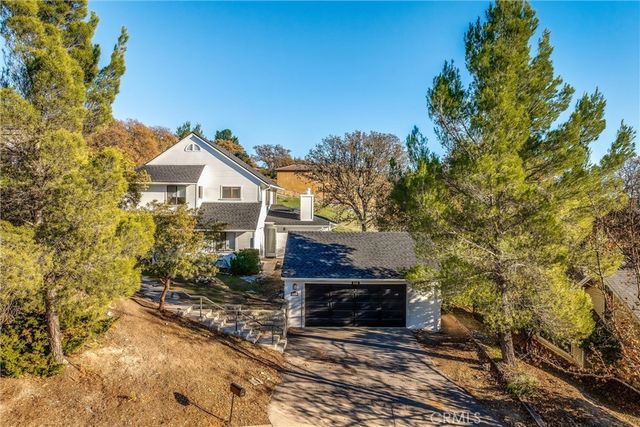 806 Grove Street, Paso Robles, CA 93446