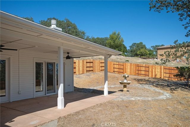 806 Grove Street, Paso Robles, CA 93446