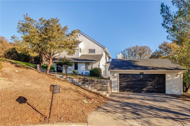 806 Grove Street, Paso Robles, CA 93446
