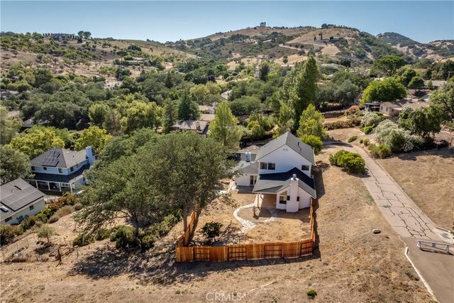 806 Grove Street, Paso Robles, CA 93446
