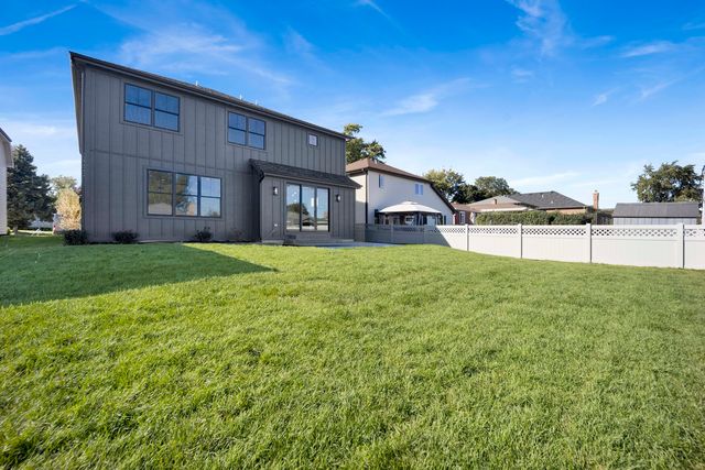 445 Broker Avenue, Itasca, IL 60143