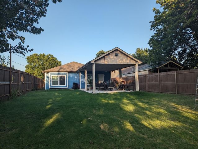 2715 Britton Avenue, Dallas, TX 75216