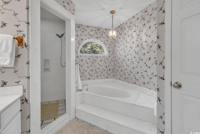 728 Crooked Oak Dr., Pawleys Island, SC 29585