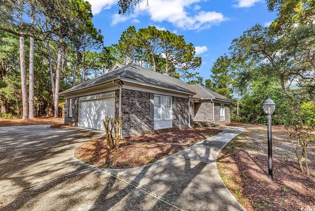 728 Crooked Oak Dr., Pawleys Island, SC 29585
