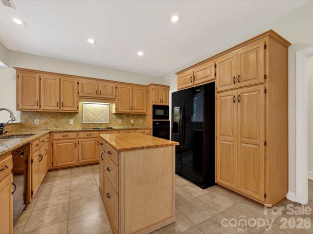1318 Fawn Ridge Road NW, Concord, NC 28027