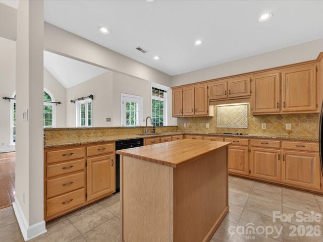 1318 Fawn Ridge Road NW, Concord, NC 28027