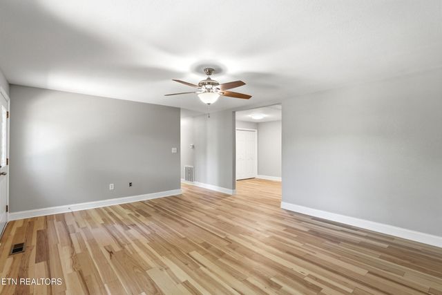 118 Clark Lane, Harriman, TN 37748