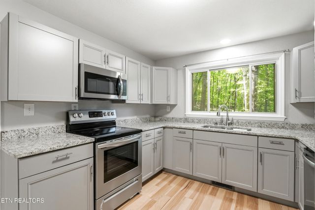 118 Clark Lane, Harriman, TN 37748
