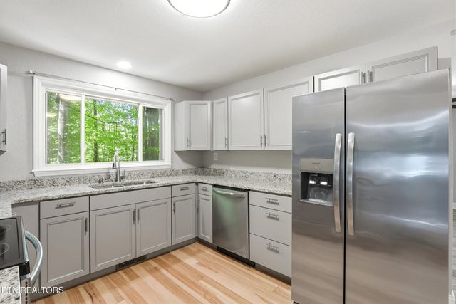 118 Clark Lane, Harriman, TN 37748