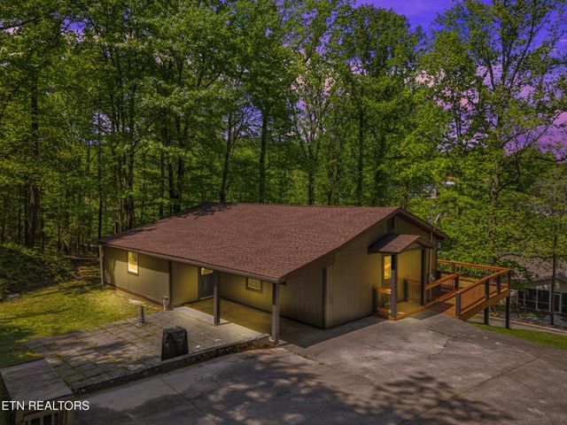 118 Clark Lane, Harriman, TN 37748