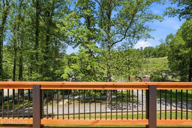 118 Clark Lane, Harriman, TN 37748