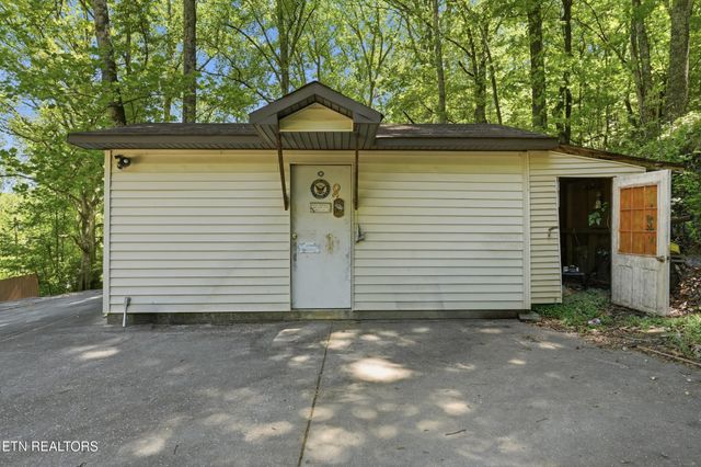 118 Clark Lane, Harriman, TN 37748