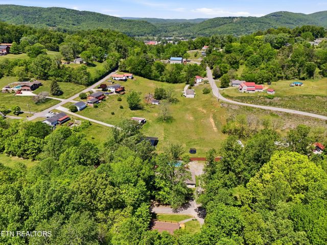 118 Clark Lane, Harriman, TN 37748