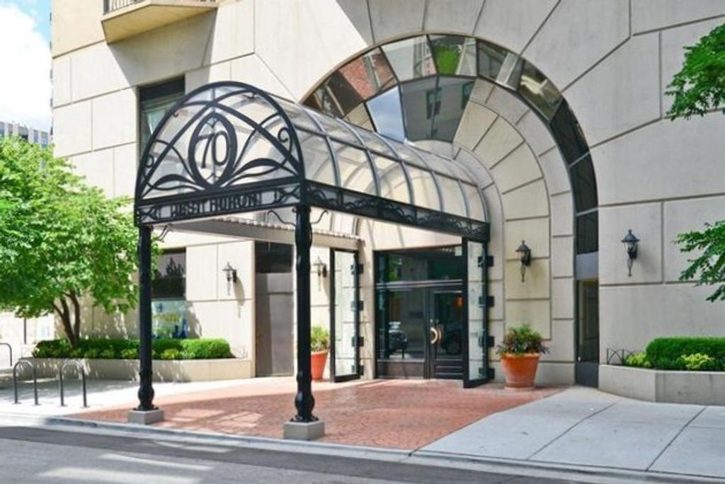 70 W Huron Street 406, Chicago, IL 60654