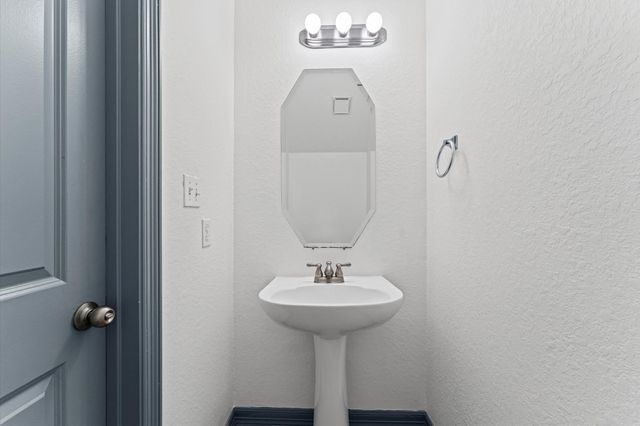 2905 Baer Street 6, Houston, TX 77020