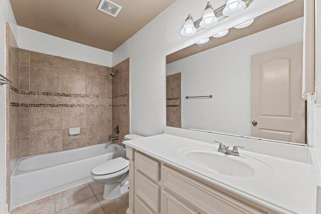 2905 Baer Street 6, Houston, TX 77020