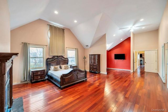 277 Clocks Boulevard, Massapequa, NY 11758