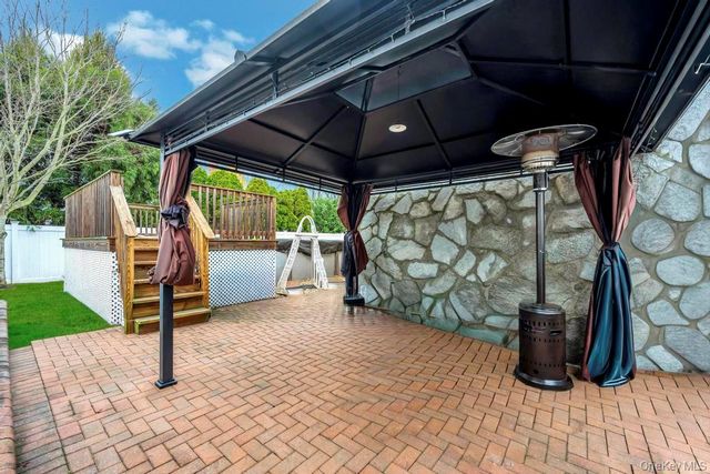 277 Clocks Boulevard, Massapequa, NY 11758