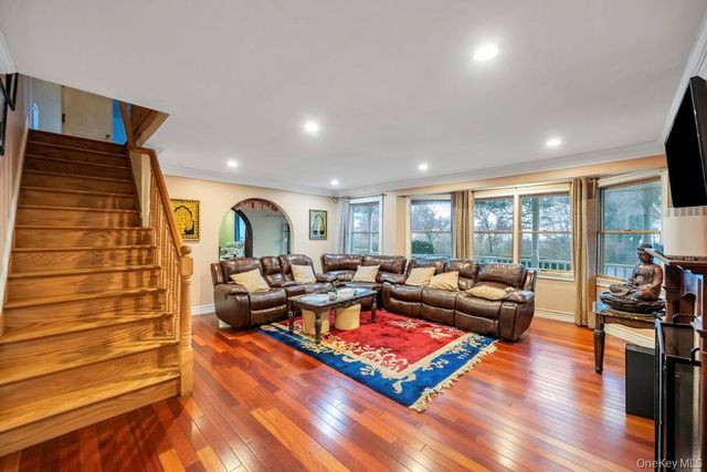 277 Clocks Boulevard, Massapequa, NY 11758