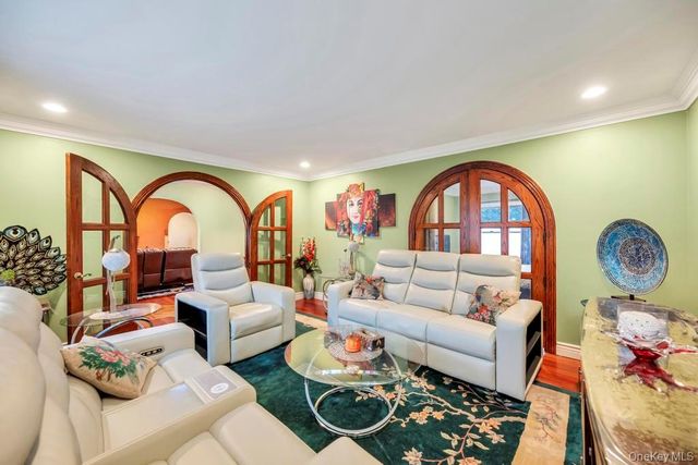 277 Clocks Boulevard, Massapequa, NY 11758