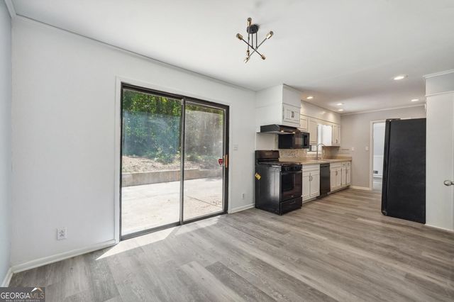 5249 Golf Valley Way, Stone Mountain, GA 30088