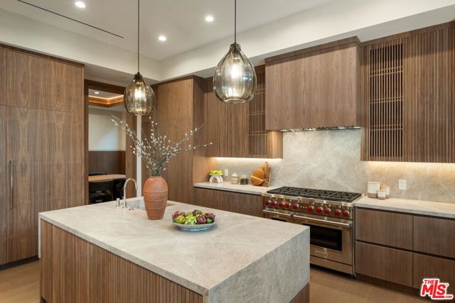 565 Toyopa Drive, Pacific Palisades (los Angeles), CA 90272