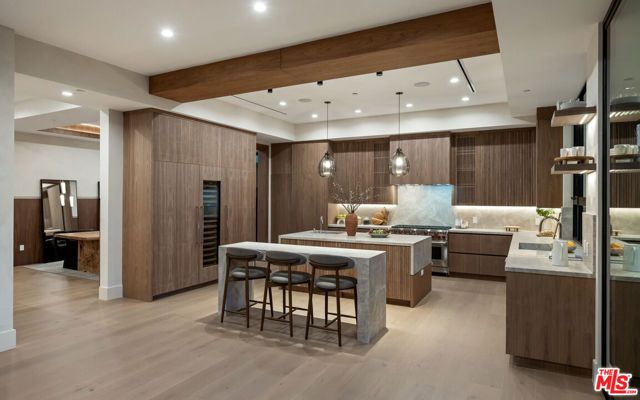 565 Toyopa Drive, Pacific Palisades (los Angeles), CA 90272