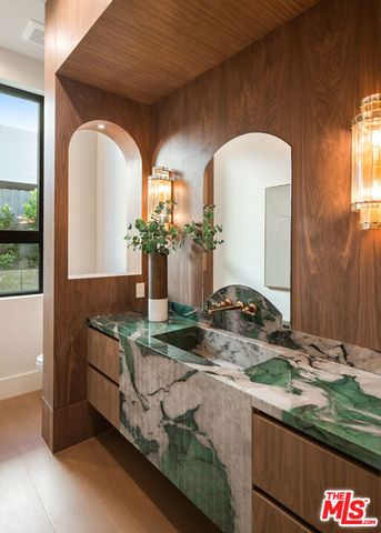 565 Toyopa Drive, Pacific Palisades (los Angeles), CA 90272