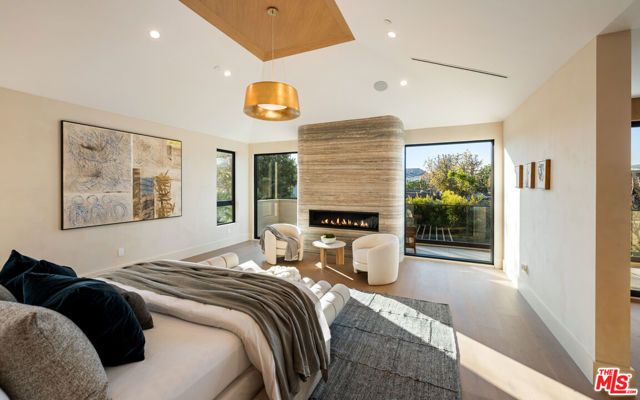 565 Toyopa Drive, Pacific Palisades (los Angeles), CA 90272