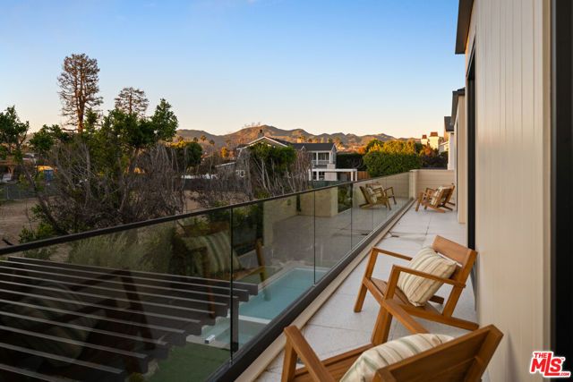 565 Toyopa Drive, Pacific Palisades (los Angeles), CA 90272