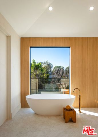 565 Toyopa Drive, Pacific Palisades (los Angeles), CA 90272