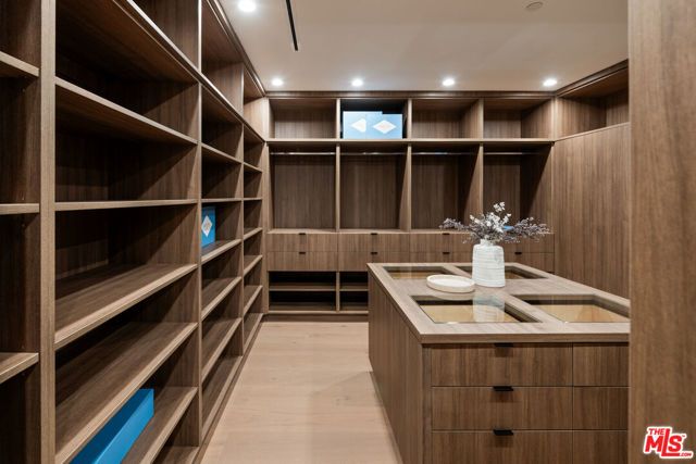 565 Toyopa Drive, Pacific Palisades (los Angeles), CA 90272